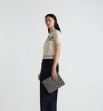 30 Montaigne Dea Pouch