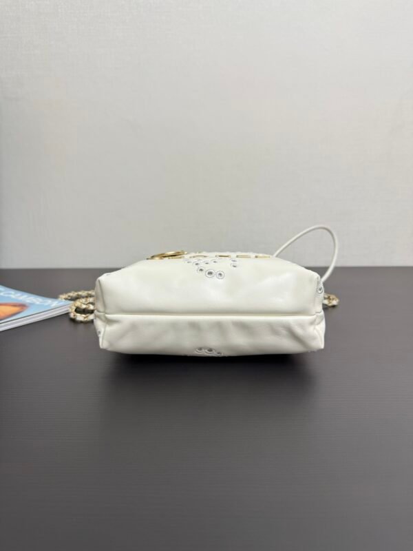 2025 Spring and Summer Preview Series CHANEL 22 Mini Handbag