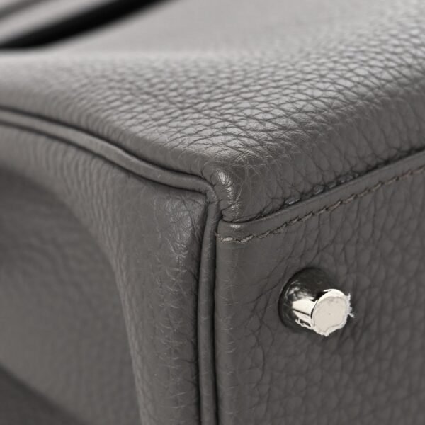 Togo Kelly Retourne 28 Etain