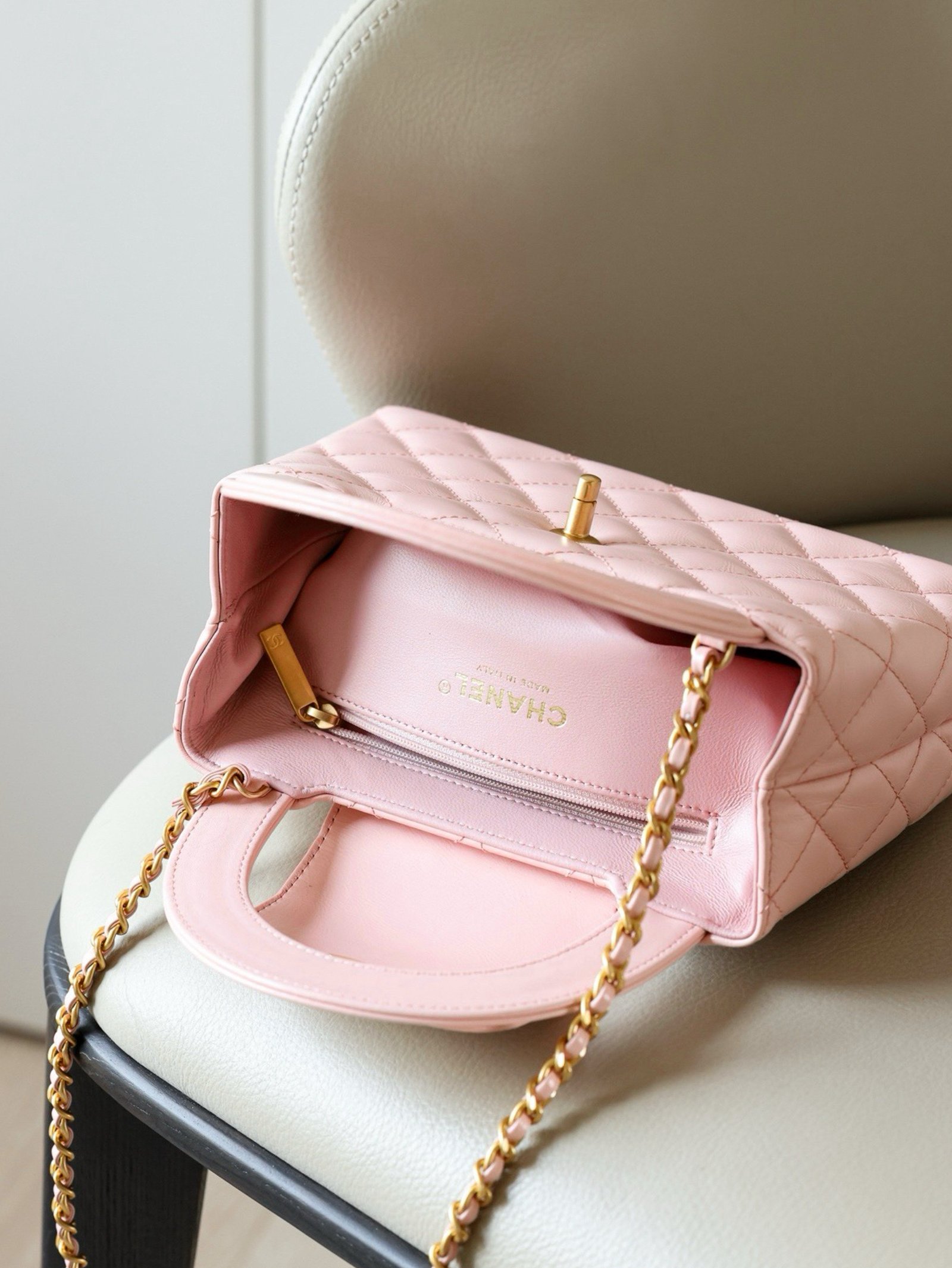 CHANEL 23K Kelly  Waxed Calfskin Leather Handbag Bag – Light Pink (23K Pink)