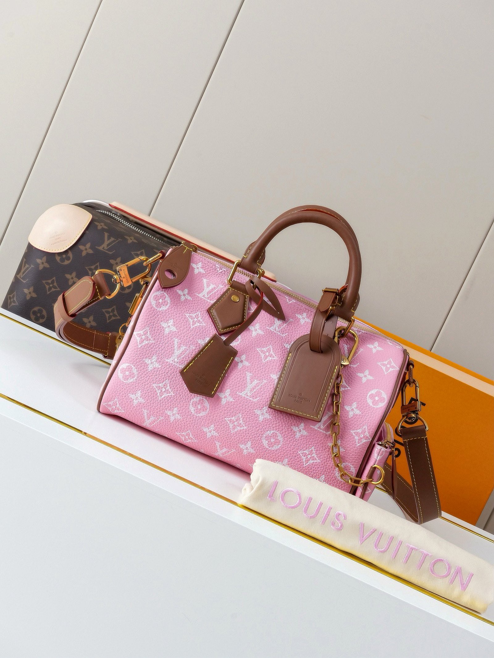 Louis Vuitton Speedy P9 Bandoulière 25 – Pink Sakura