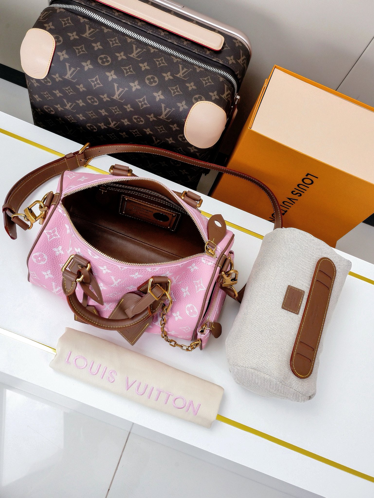 Louis Vuitton Speedy P9 Bandoulière 25 – Pink Sakura