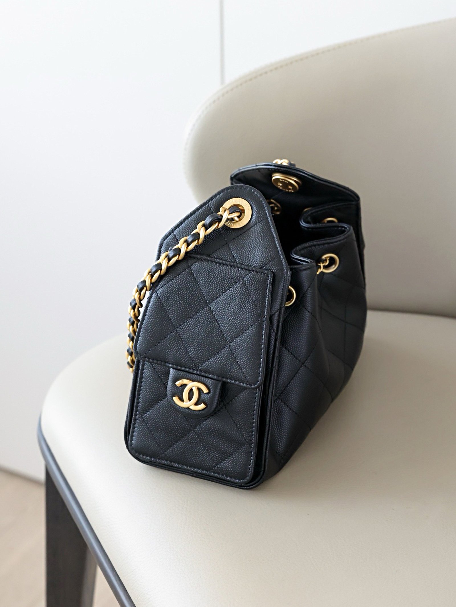 CHANEL 25bag Mini size – Black Caviar Leather with Gold Buckle