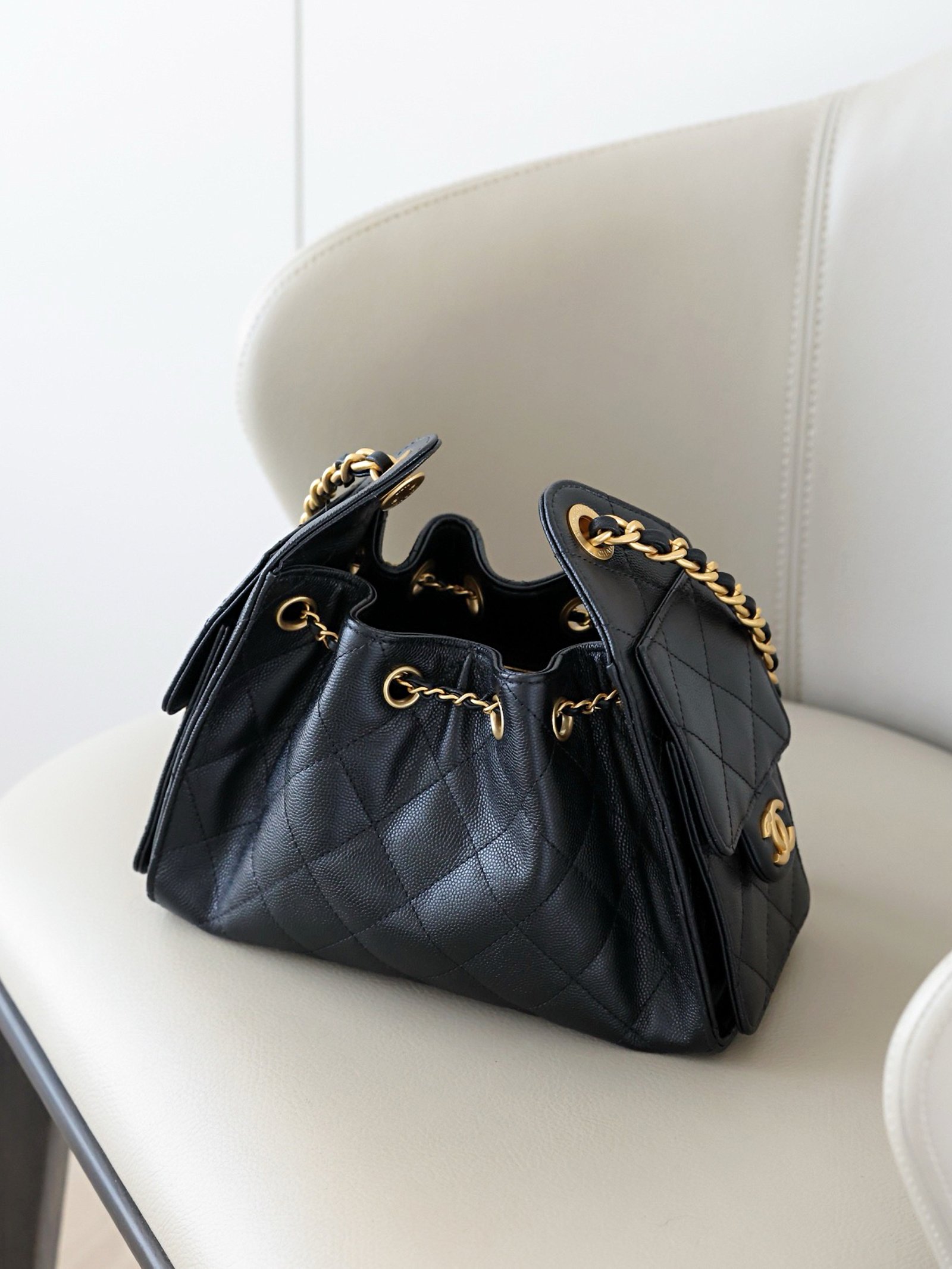 CHANEL 25bag Mini size – Black Caviar Leather with Gold Buckle