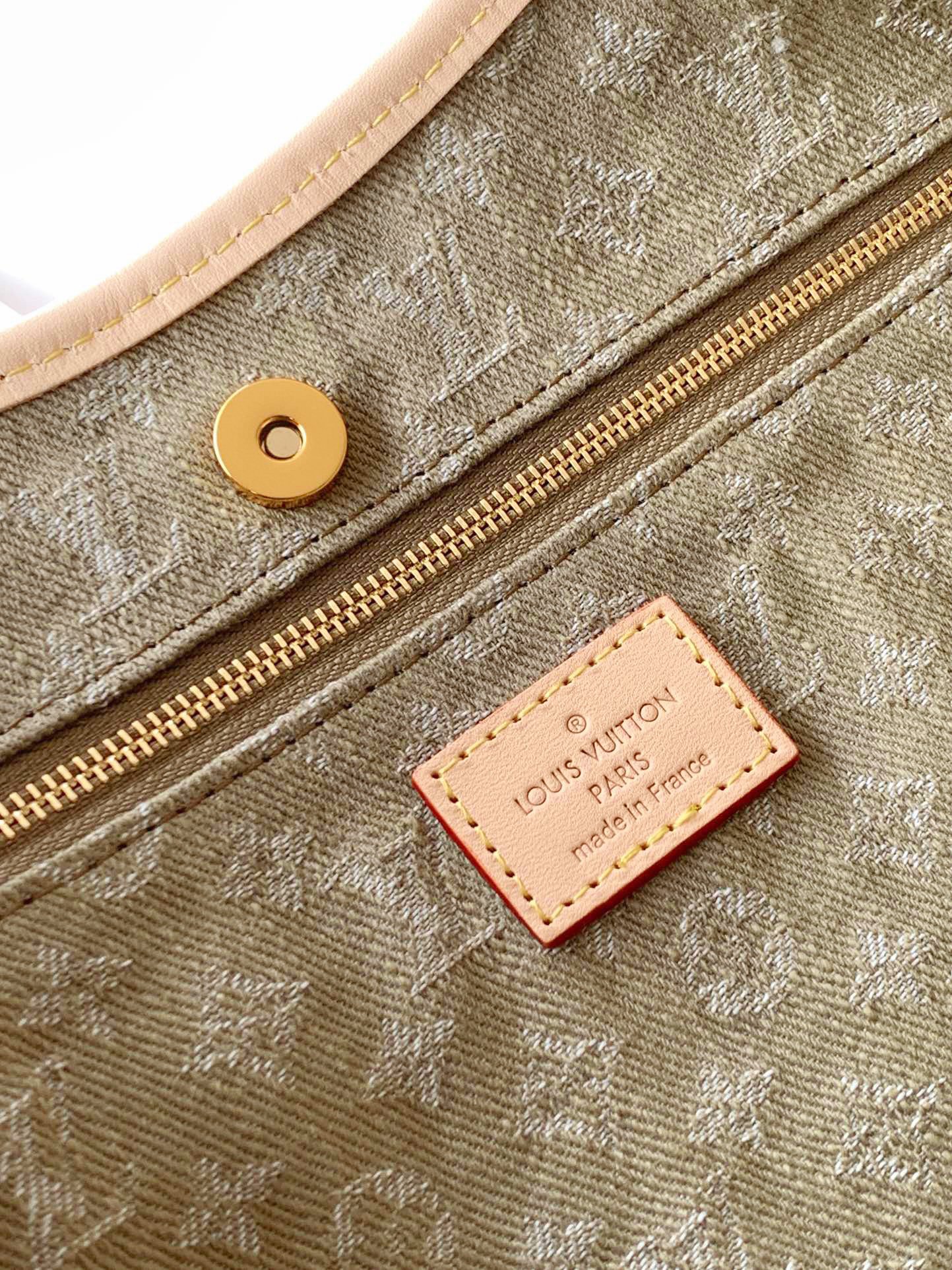 LOUIS VUITTON Carryall PM – Green Denim with Monogram